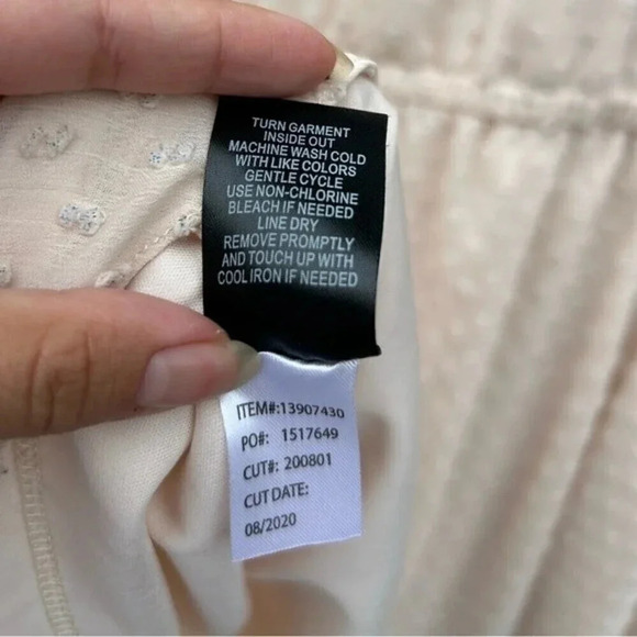 Torrid Pink Lily Ivory Swiss Dot Surplice Babydoll V Neck size 3 feminine boho - Picture 14 of 15